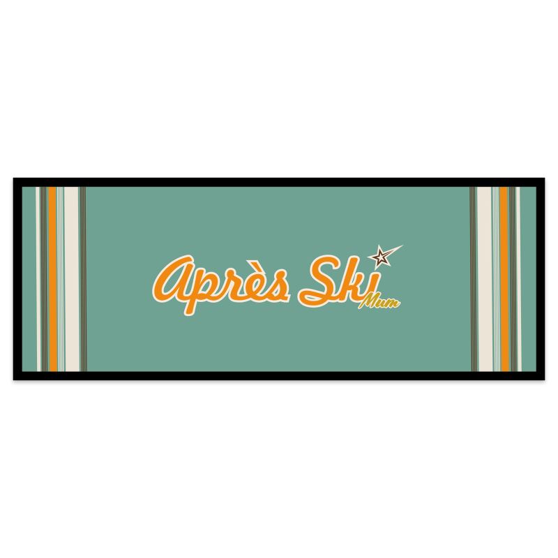 Green Bar runner with Apres Ski Mum written in gold