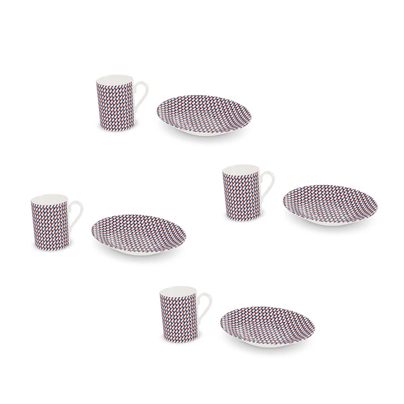 赤、白、青のスキーブーツ模様のシャレー用エスプレッソカップとソーサー