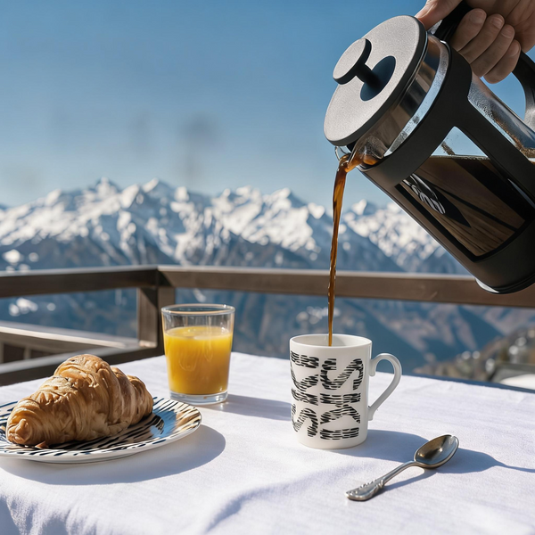 Espressotasse aus feinem Porzellan mit Ski-Motiv 