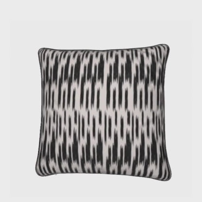 ASPEN Cushion Black and Beige Snowflake